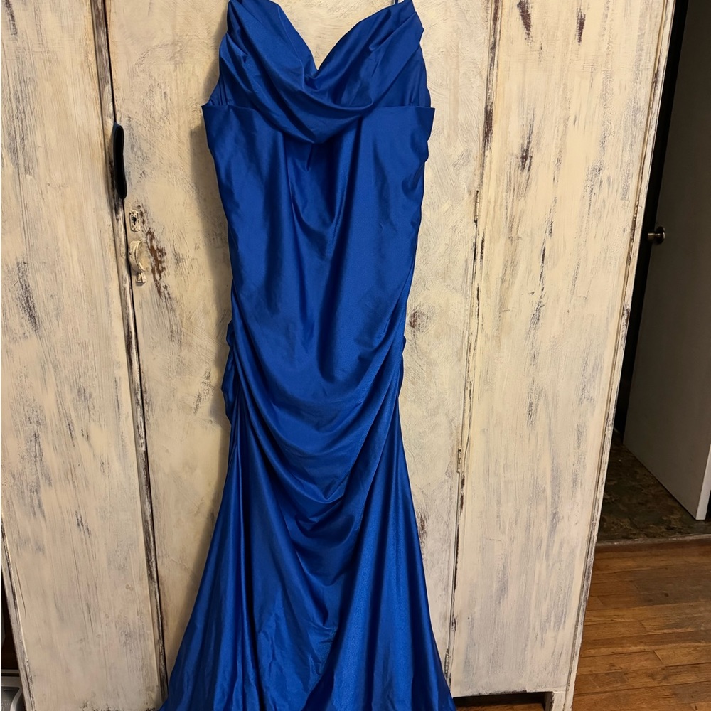 Jules & Cleo Royal Blue Mermaid style size 16 Prom Dress. Worn only once.